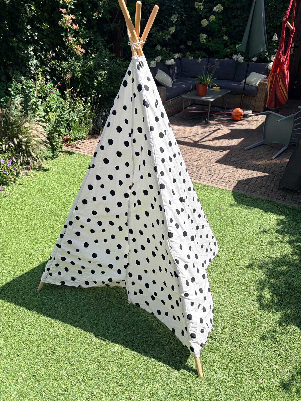 Leuke speelgoed tipi tent / wigwam met stippen voor kinderen, Kinderen en Baby's, Speelgoed | Speeltenten, Ophalen, Zo goed als nieuw
