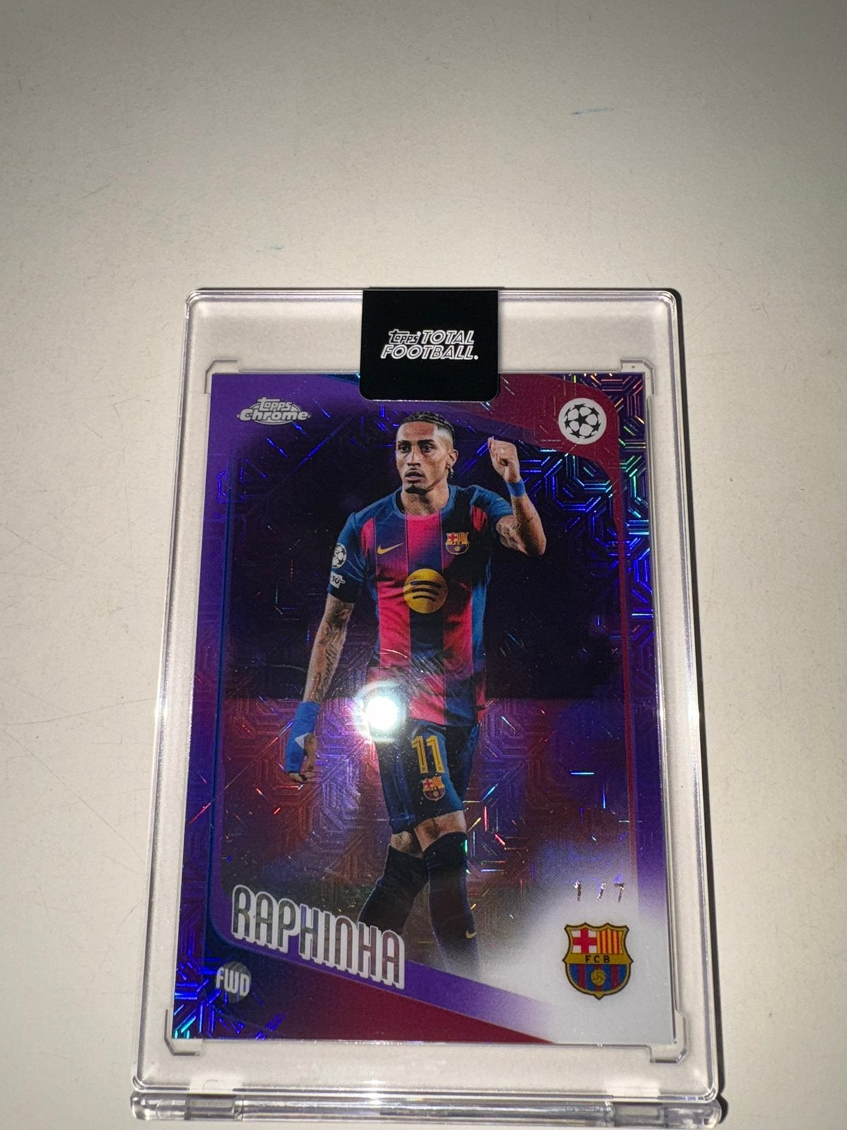Topps Total Football - purple chrome Raphinha 1/7 - Barca, Ophalen of Verzenden, Zo goed als nieuw, Plaatje