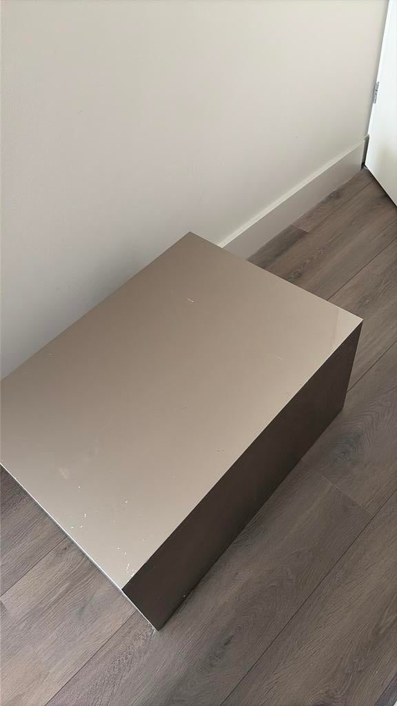 Eric kuster sidetable, Huis en Inrichting, Ophalen