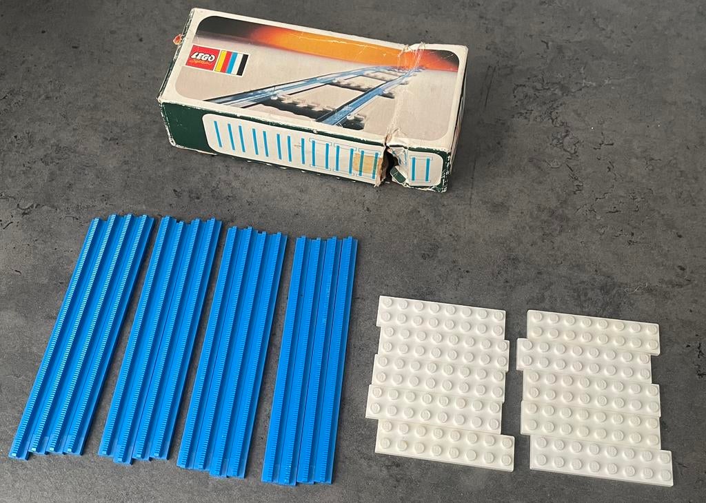 Lego 150 rechte rails vintage, Kinderen en Baby's, Speelgoed | Duplo en Lego, Ophalen of Verzenden, Zo goed als nieuw
