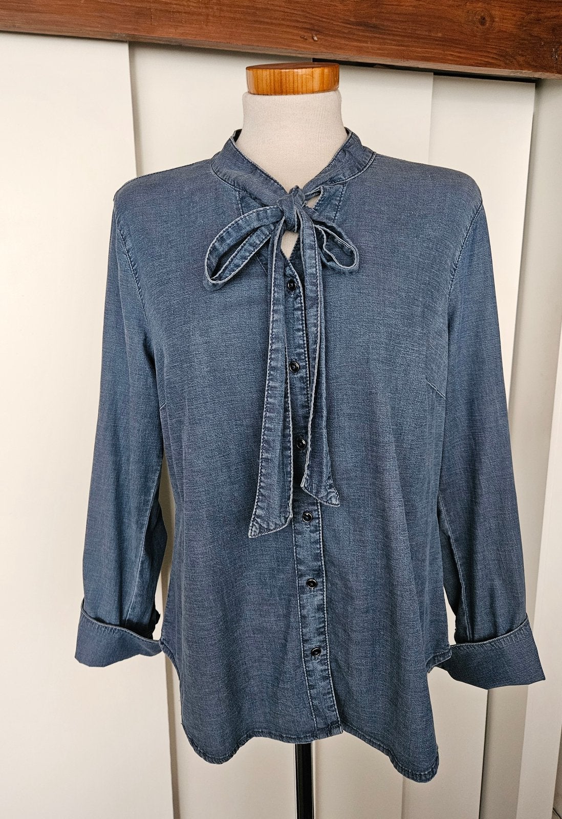 Sandwich denim blouse maat 40 met strik, Kleding | Dames, Blouses en Tunieken, Ophalen of Verzenden, Zo goed als nieuw, Maat 38/40 (M)