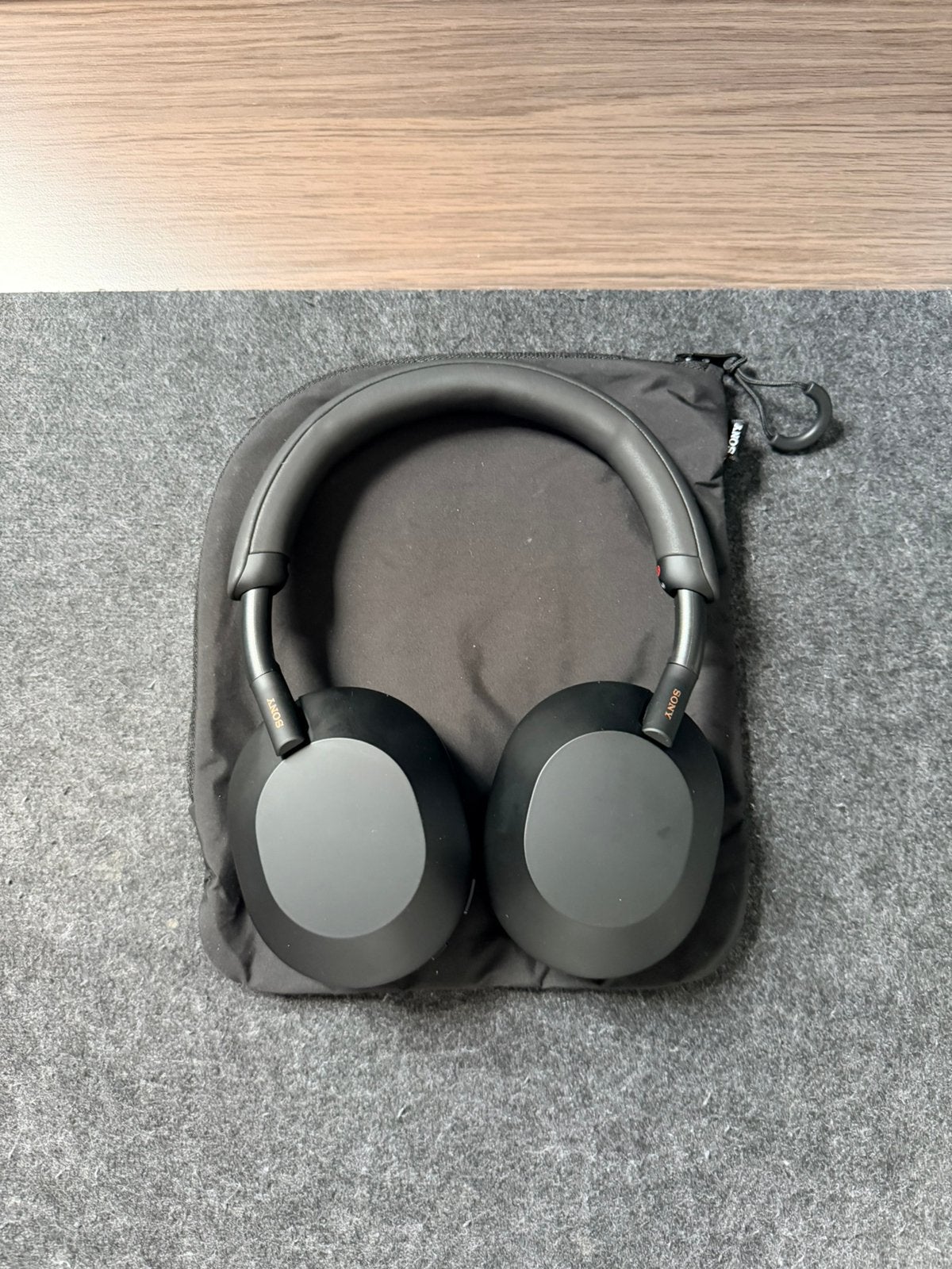 Sony WH-1000XM5 Zwart + soft case + nieuwe oorkussens, Ophalen of Verzenden, Zo goed als nieuw, Draadloos, Over-ear