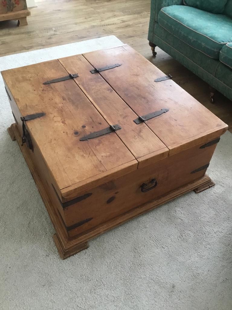 GRATIS zware salontafel met opbergruimte, Ophalen of Verzenden, Zo goed als nieuw
