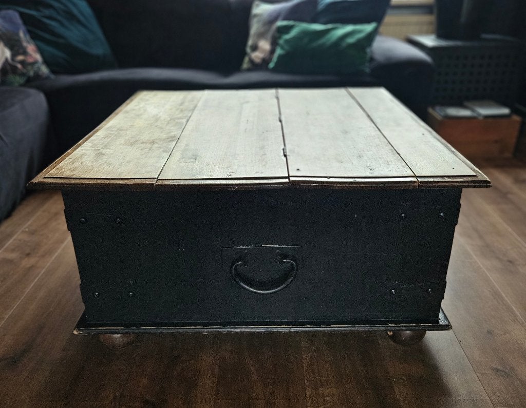 Houten salontafel, kist, zwaar en stevige kwaliteit., Ophalen, Gebruikt, 50 tot 100 cm, 50 tot 100 cm