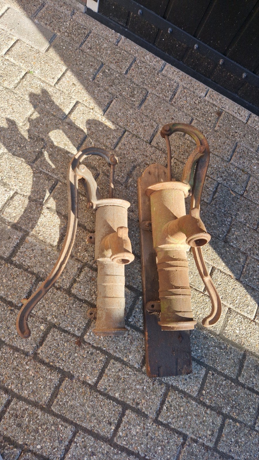 2 gietijzeren waterpompen, Ophalen, Gebruikt, Handmatig, Overige typen