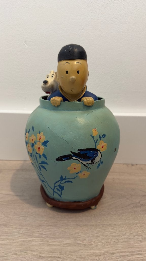 Kuifje en Bobby in de porseleinen vaas tintin herge, Ophalen of Verzenden, Gebruikt