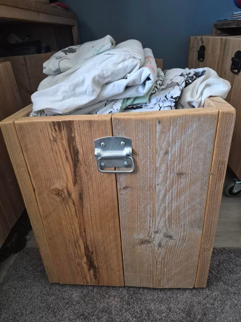 2 Steigerhouten opbergbakken op wieltjes, Ophalen, Gebruikt, Overige houtsoorten