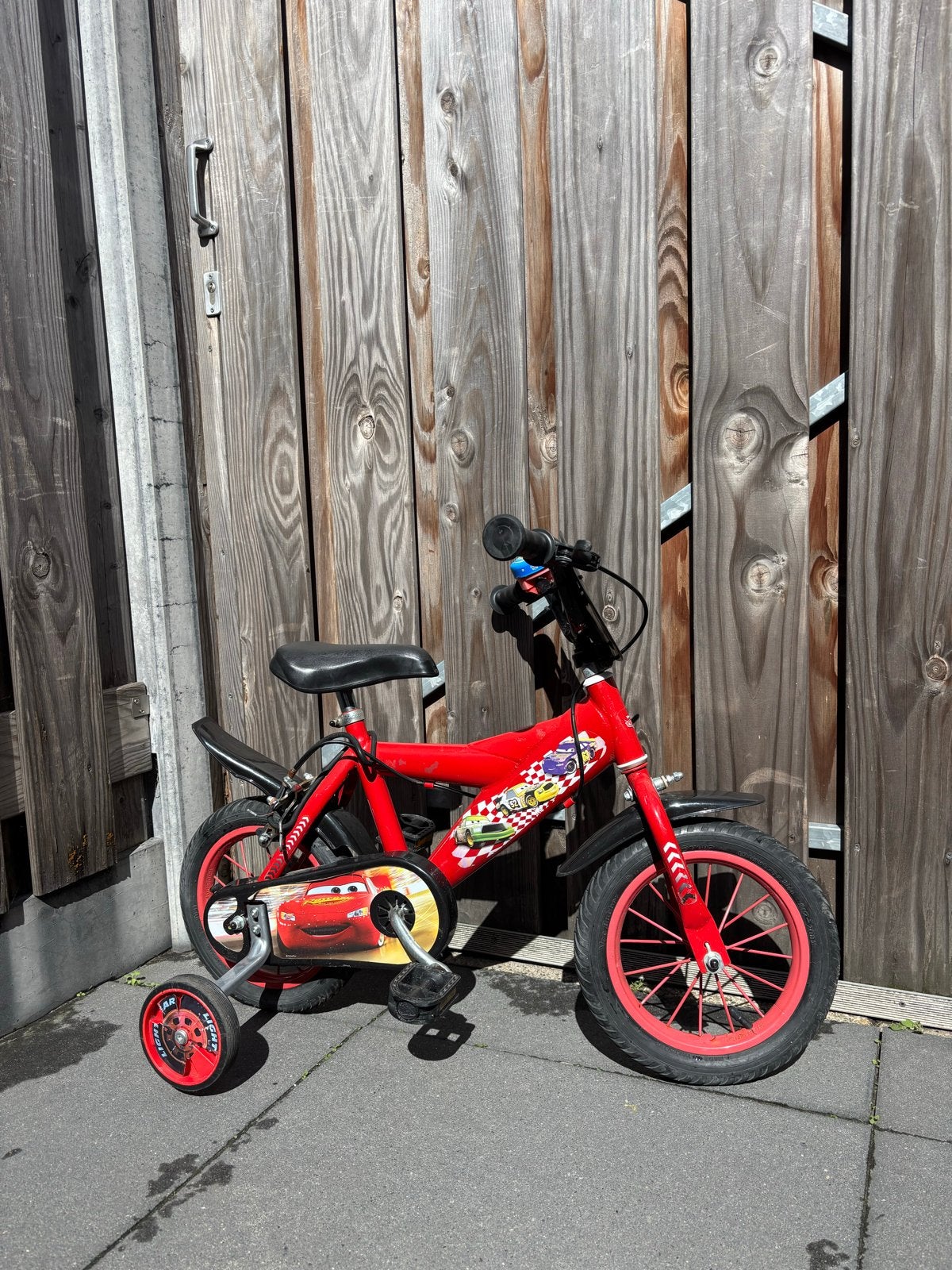 Kinderfiets 12 inch - Cars Lightning McQueen, Ophalen of Verzenden, Gebruikt, Minder dan 16 inch, Zijwieltjes