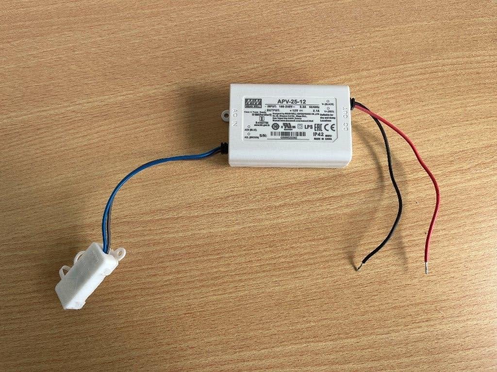 Mean Well APV‑25‑12 LED‑voeding – 12V DC – 25W, Hobby en Vrije tijd, Ophalen of Verzenden, Gebruikt