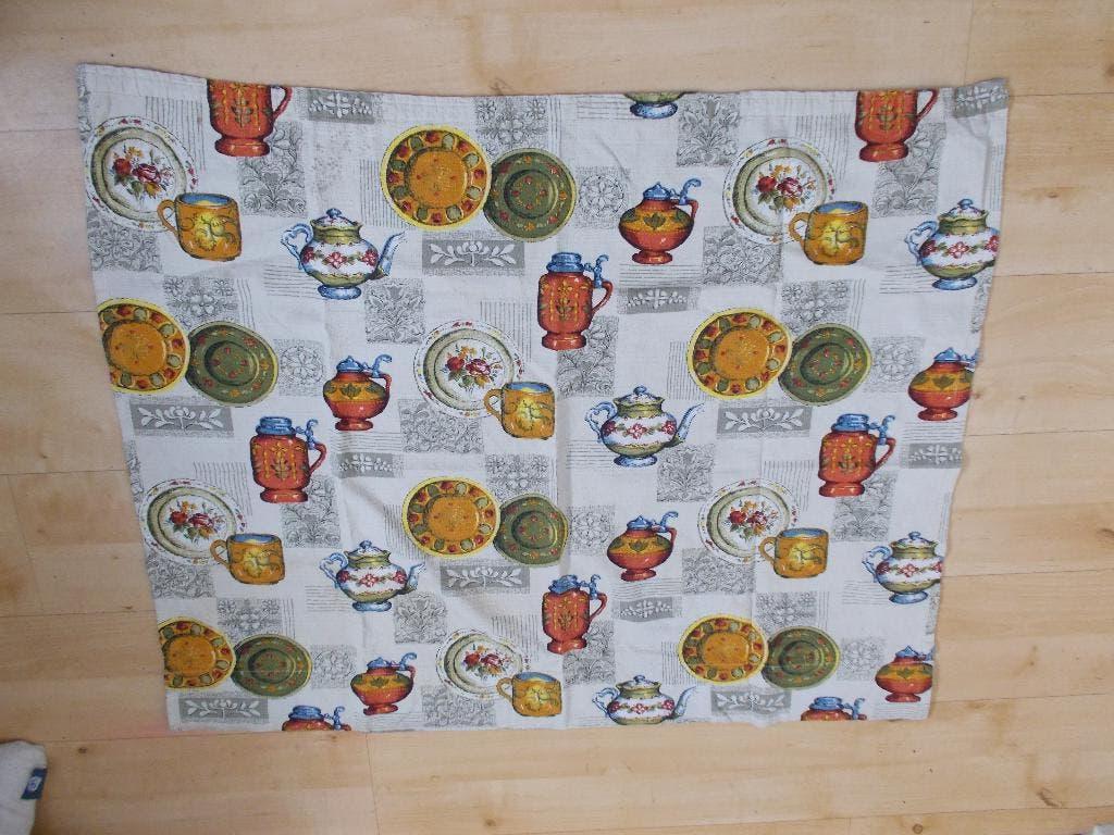 Brocante grappig gordijntje/lap stof met servies afbeelding, Overige kleuren, Verzenden, Zo goed als nieuw, 30 tot 120 cm
