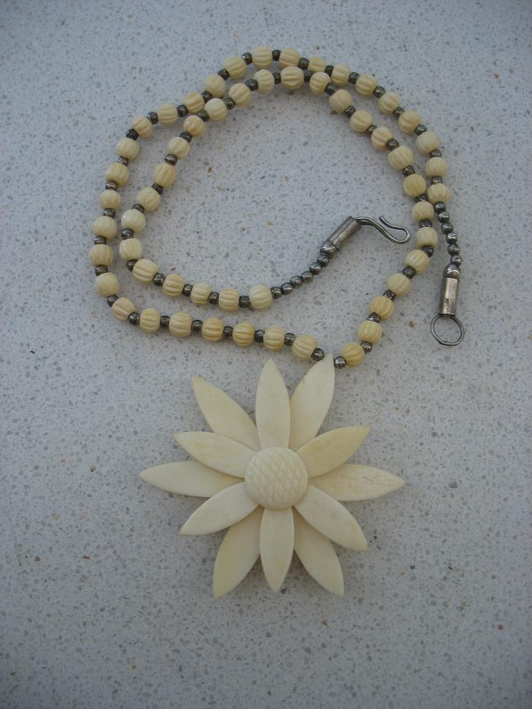 Ketting+ Bloemhanger  Boho Hippie Stijl  Vintage, Ophalen of Verzenden, Overige materialen, Overige typen