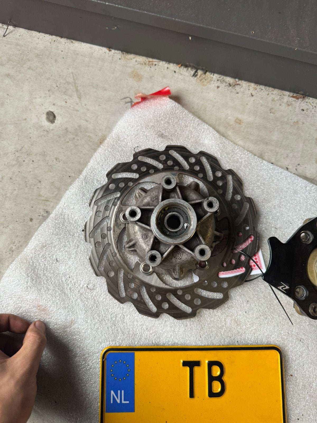 Zelioni zwevend brembo 2p zelioni adapter, Overige typen, M, Ophalen of Verzenden, Zo goed als nieuw
