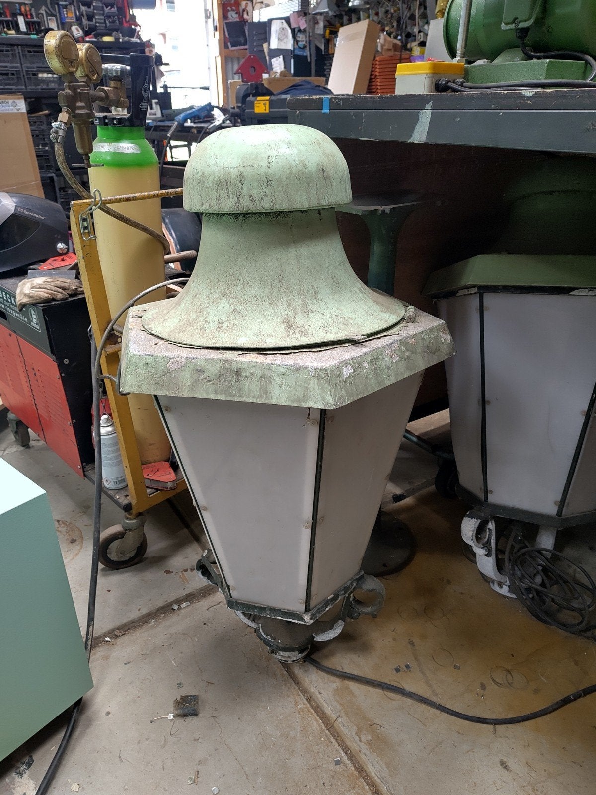 Oude straat lantaarns, Ophalen, Gebruikt, Staande lamp, Netvoeding