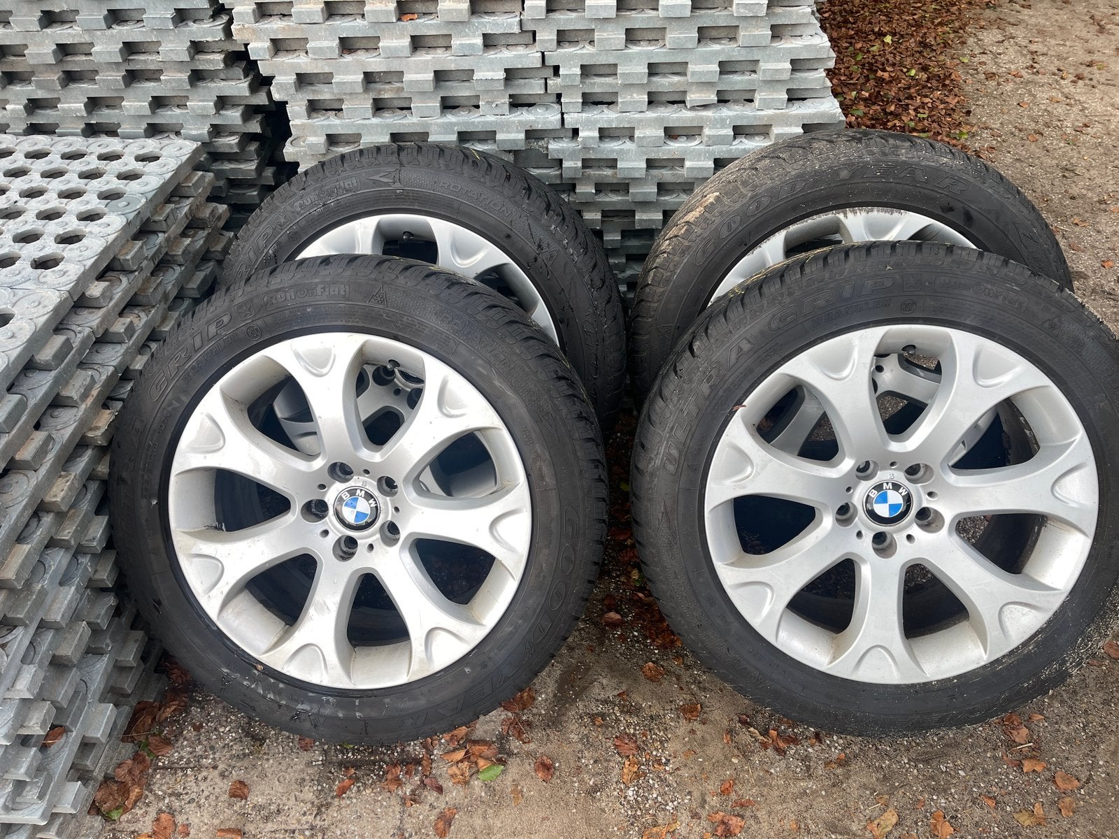 Winterbanden BMW X5 E70 goodyear Ultra Grip runflat., Auto-onderdelen, Banden en Velgen, 255 mm, Winterbanden, Band(en), Ophalen