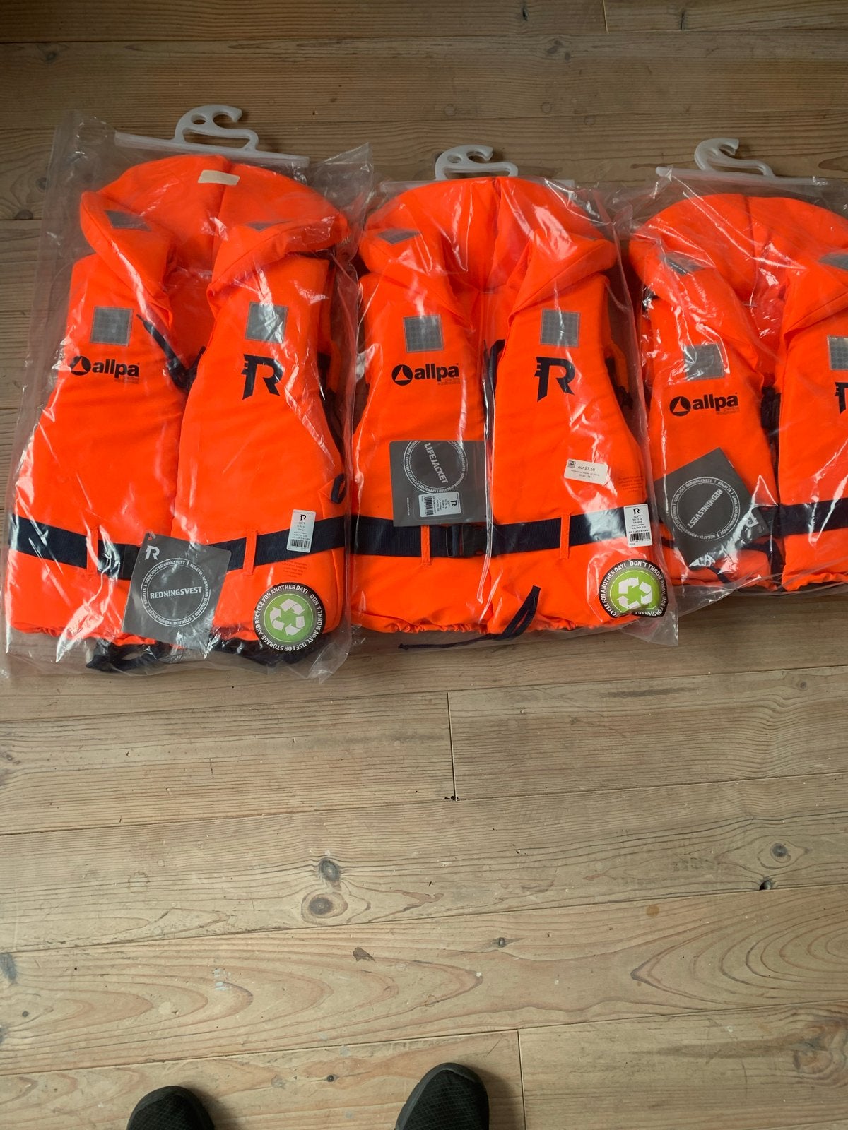 3 Nieuwe Reddingsvesten Allpa - Oranje, Ophalen, Nieuw, Dame of Heer, Reddingsvest of Zwemvest
