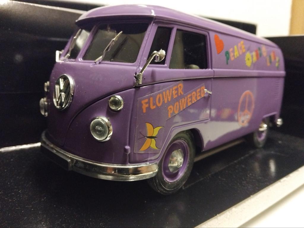 Volkswagen T1 Transporter Flower Power Solido 1:18 1:17 KRD, Ophalen of Verzenden, Zo goed als nieuw, Auto, Solido