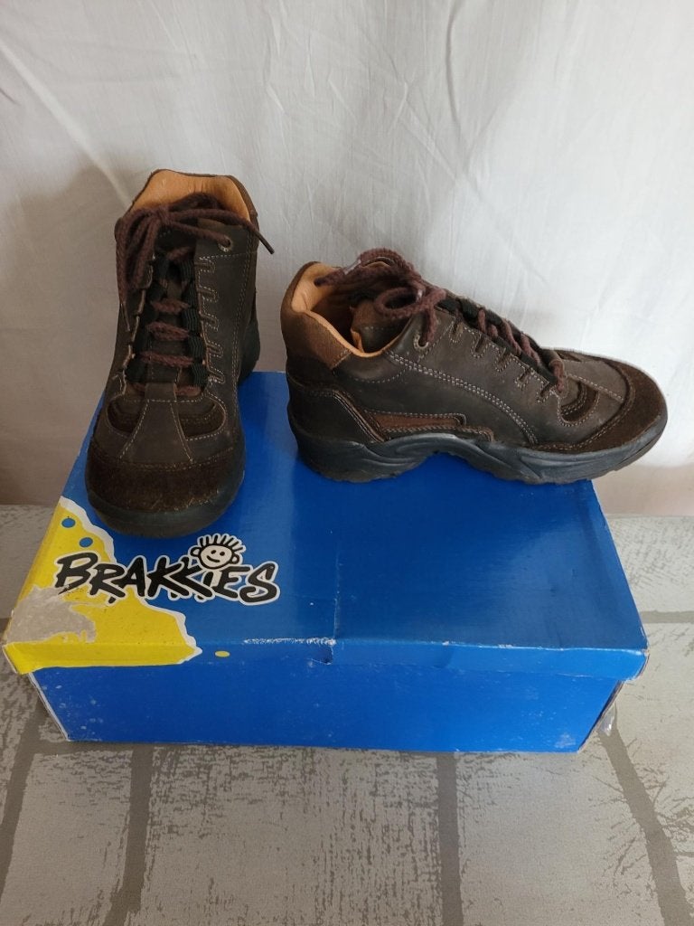 Stoere nieuwe wandelschoenen. Mt 31. Merk Brakkies, Kinderen en Baby's, ., Schoenen, Nieuw, Ophalen of Verzenden