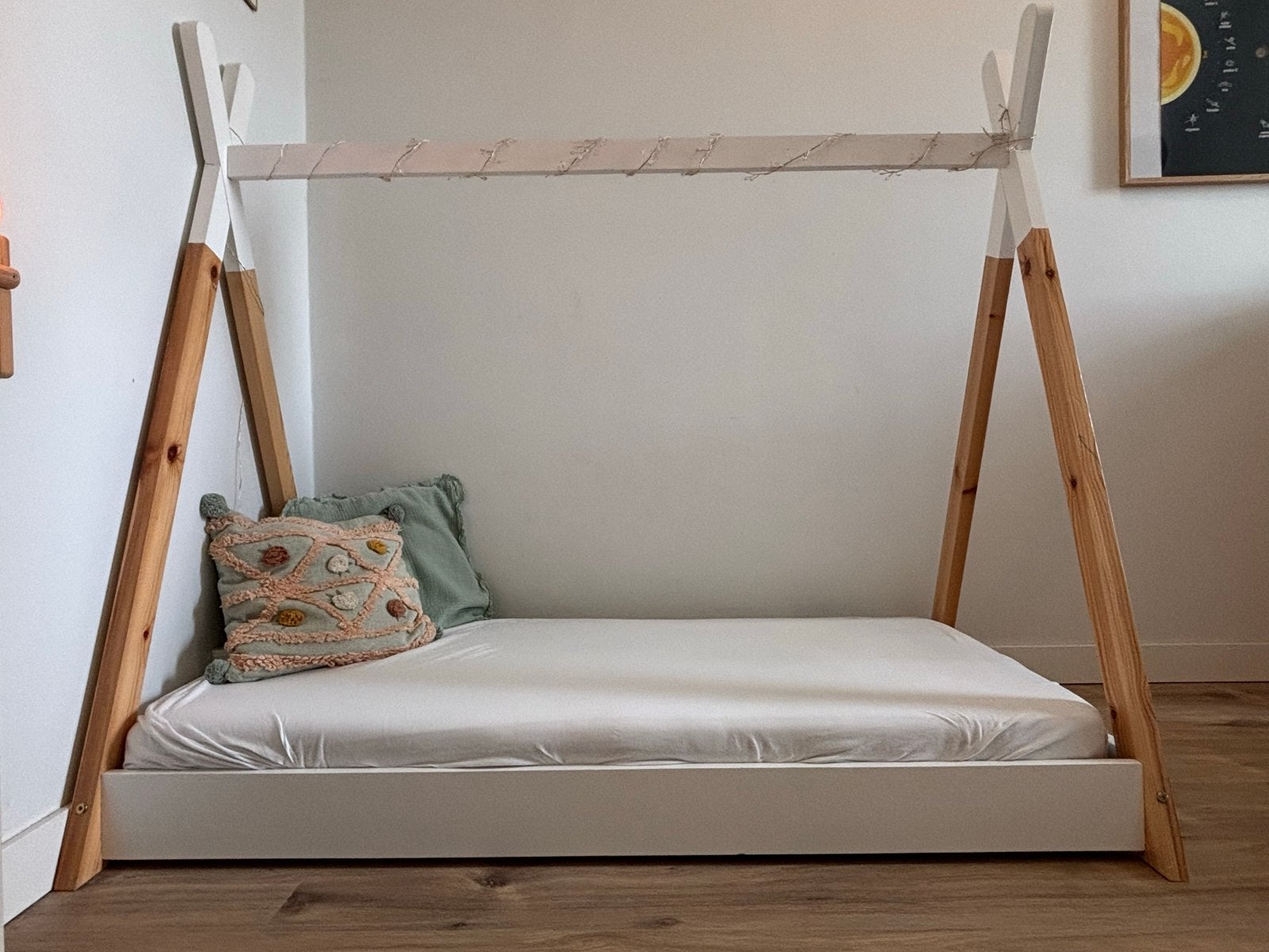 Vipack Tipi Tentbed 140x70 met matras en beddengoed, Ophalen, Gebruikt, 70 tot 85 cm, 140 tot 160 cm
