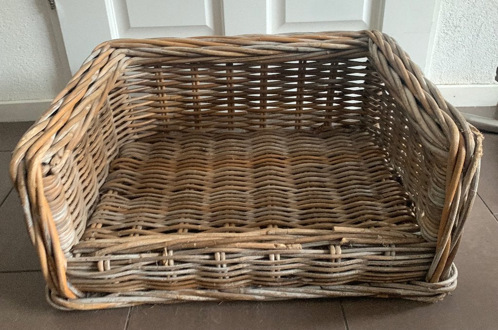 Rieten honden mand 55 cm breed en 45 cm diep, Ophalen of Verzenden, Zo goed als nieuw, Riet
