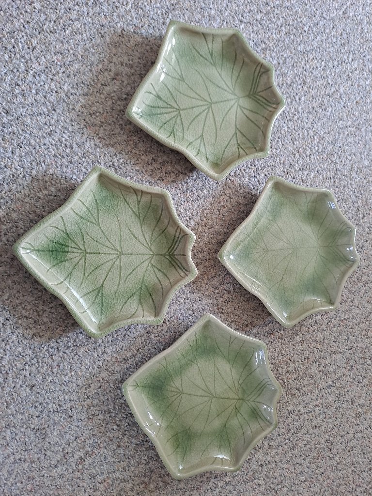 4 schaaltjes bladvorm thais celadon, Ophalen of Verzenden