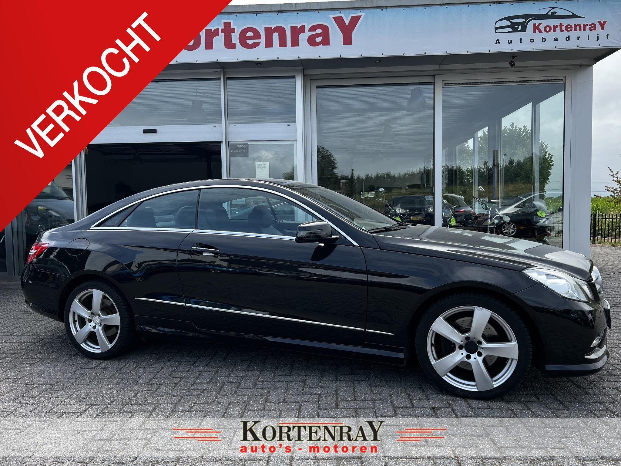 Mercedes-Benz E-klasse Coupé 200 CGI Elegance, Auto's, Automaat, Euro 5, Achterwielaandrijving, Zwart
