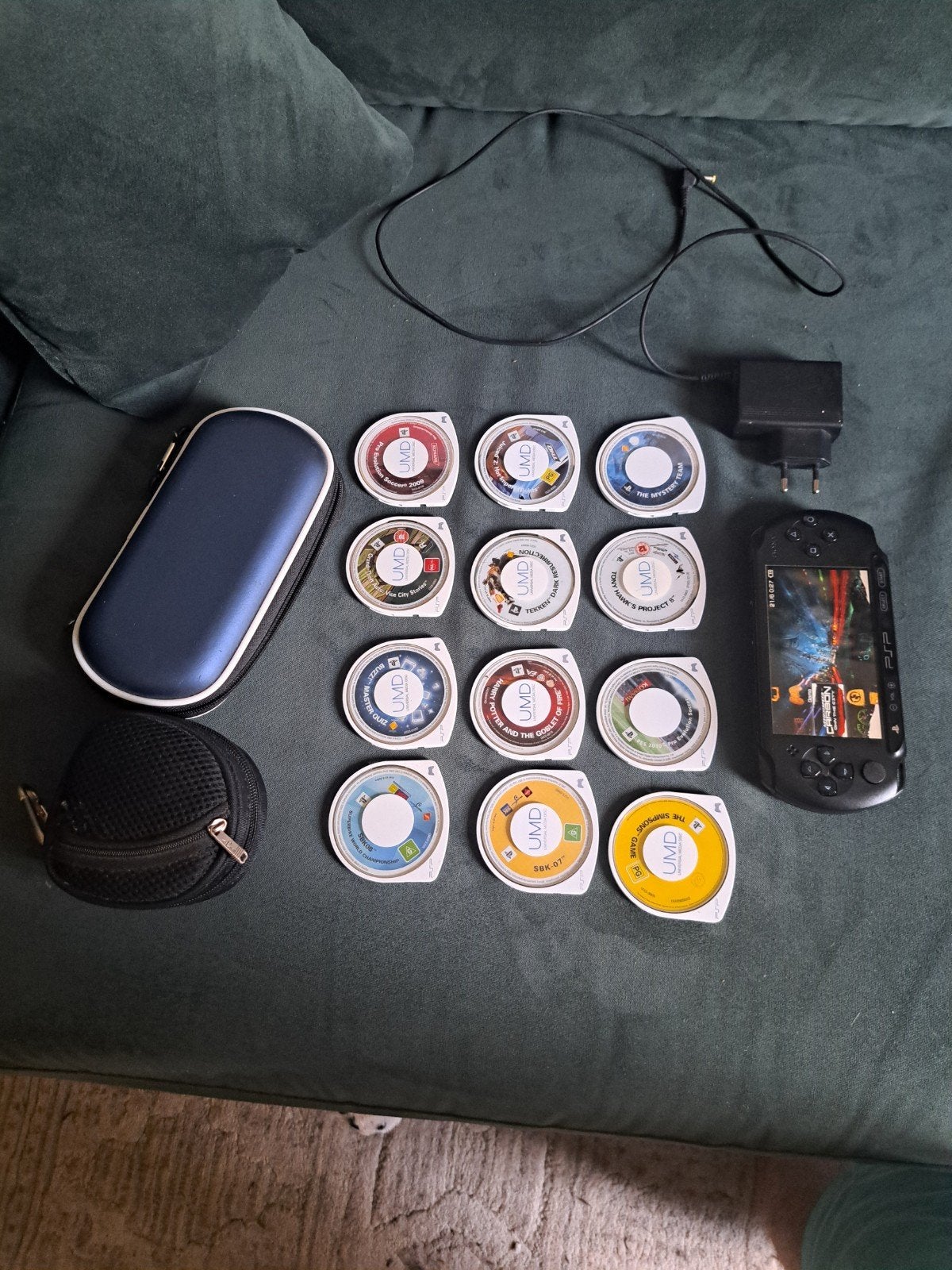 PSP E-1004 met 2GB hoesjes spellen en originele oplader, Ophalen, Zo goed als nieuw, Overige modellen