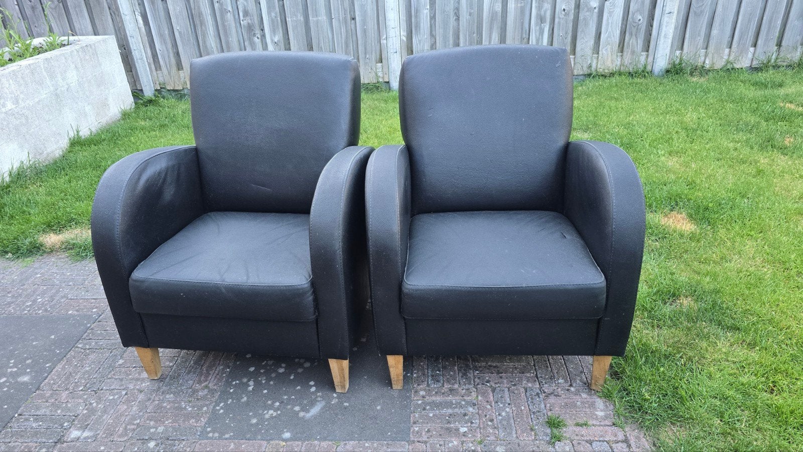 2 leren fauteuils - gratis af te halen, Huis en Inrichting, Ophalen, Gebruikt, Twee