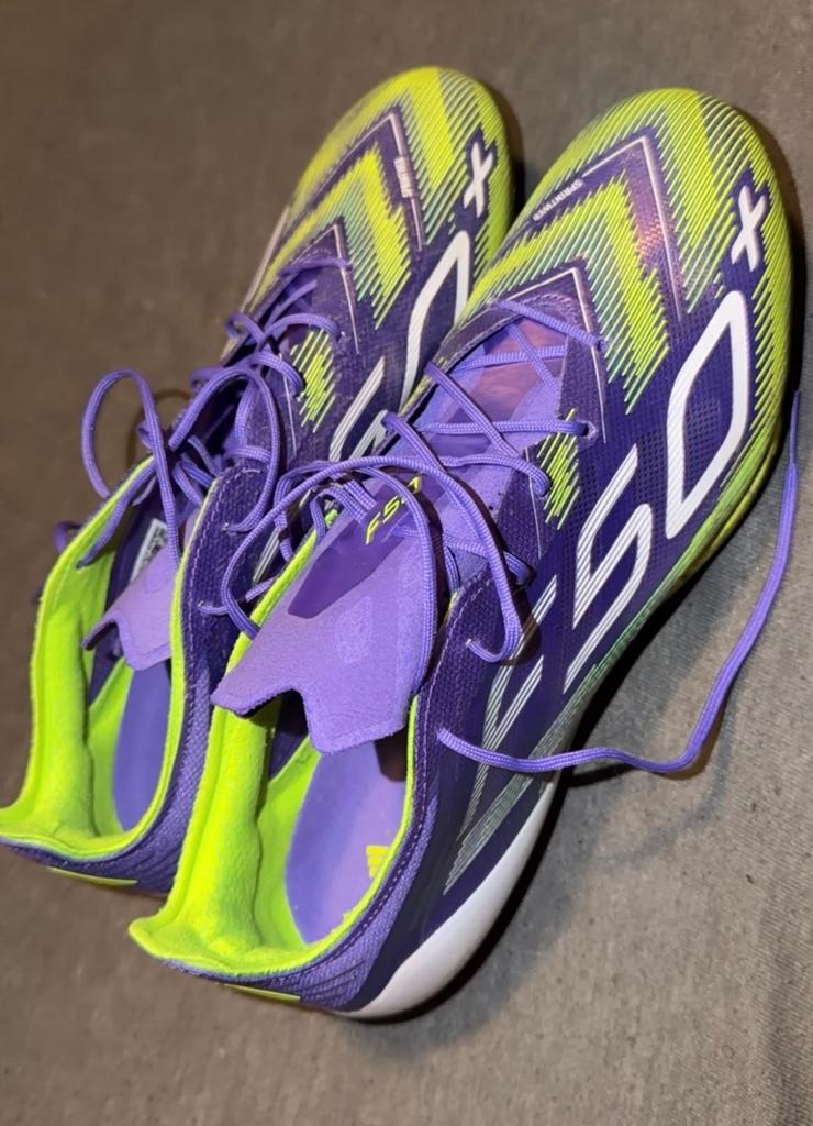 2 paar gloednieuwe voetbalschoenen, Maat XS of kleiner, Schoenen, Nieuw, Ophalen of Verzenden