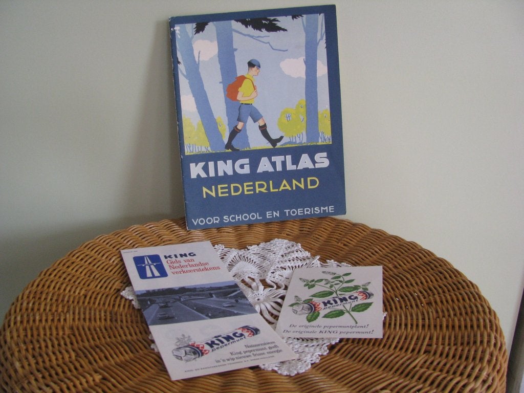 KING atlas * B * augustus 1979 * zie foto's *, Boeken, Atlassen en Landkaarten, Overige atlassen, Ophalen of Verzenden, Zo goed als nieuw