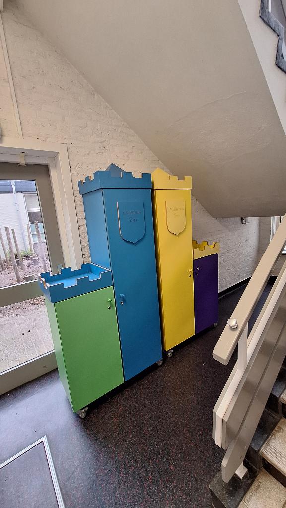 Mooie kasten (bieden mag!), Kinderen en Baby's, Kinderkamer | Commodes en Kasten, Zo goed als nieuw, Kast, 105 cm of meer, 75 tot 100 cm