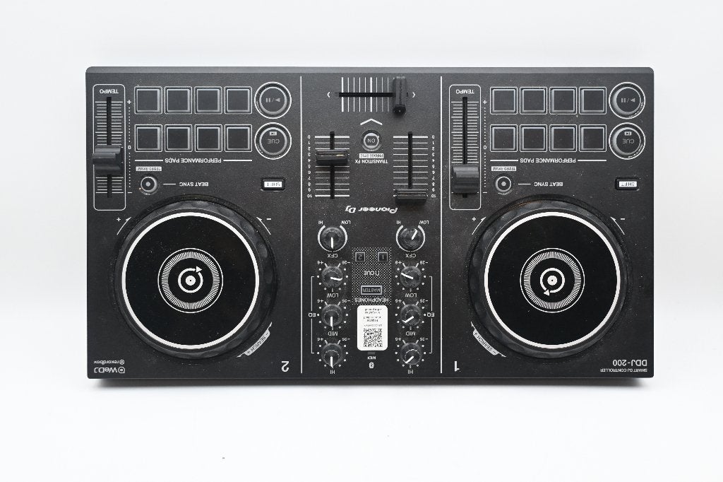 Pioneer DDJ 200 / Mini DJ Controller, Muziek en Instrumenten, 6-20-8 Nishi-Shinjuku, Shinjuku-ku, Tokyo 160-0023, Japan, Gebruikt