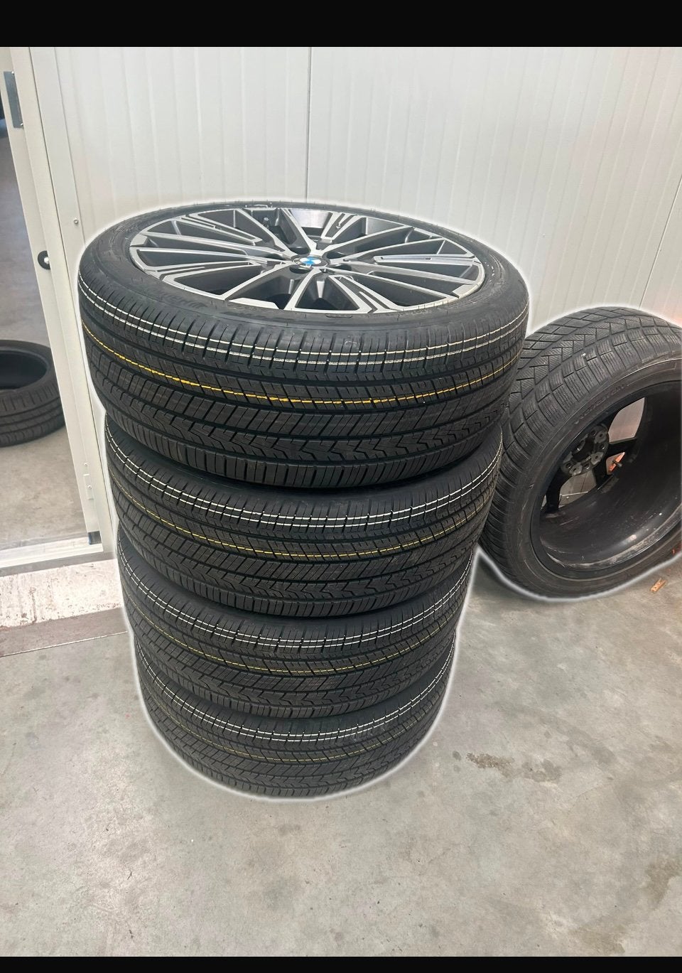 BMW X 1 20 inch set met Minerva All Seasons Nieuw !!!!!, Auto-onderdelen, Ophalen, 245 mm, Banden en Velgen, Nieuw