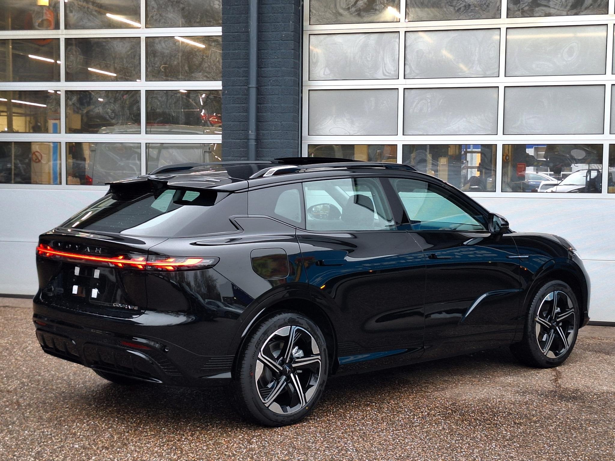 VOYAH Courage Business Edition 80 kWh | Schuifdak | 360° ca, Auto's, Voyah, Automaat, Achterwielaandrijving, Zwart, Zwart