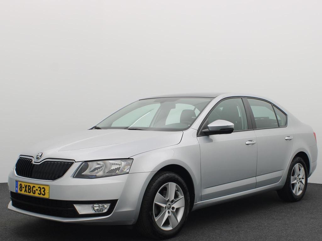 Skoda Octavia 1.2 TSI Greentech Ambition 1STE EIG / PANORAMA, Auto's, Voorwielaandrijving, Stof, Gebruikt, Zwart