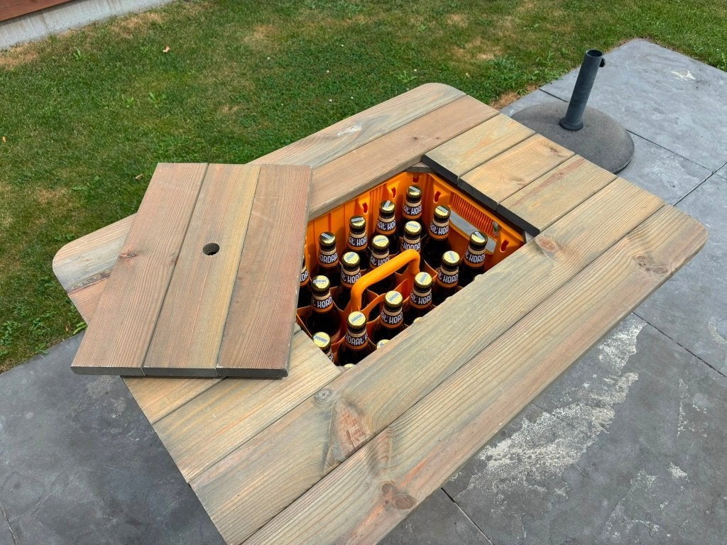 Houten biertafel met luik, Ophalen, Zo goed als nieuw, Overige