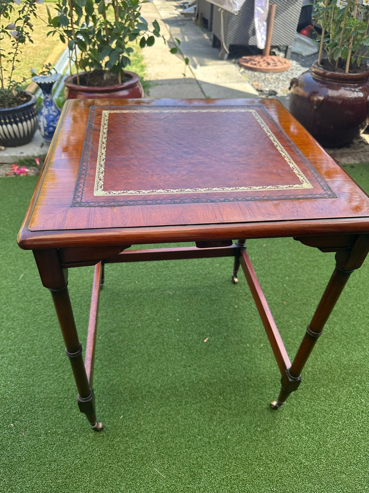 Set van 3 antieke bijzettafeltjes ,, 58/48, Ophalen