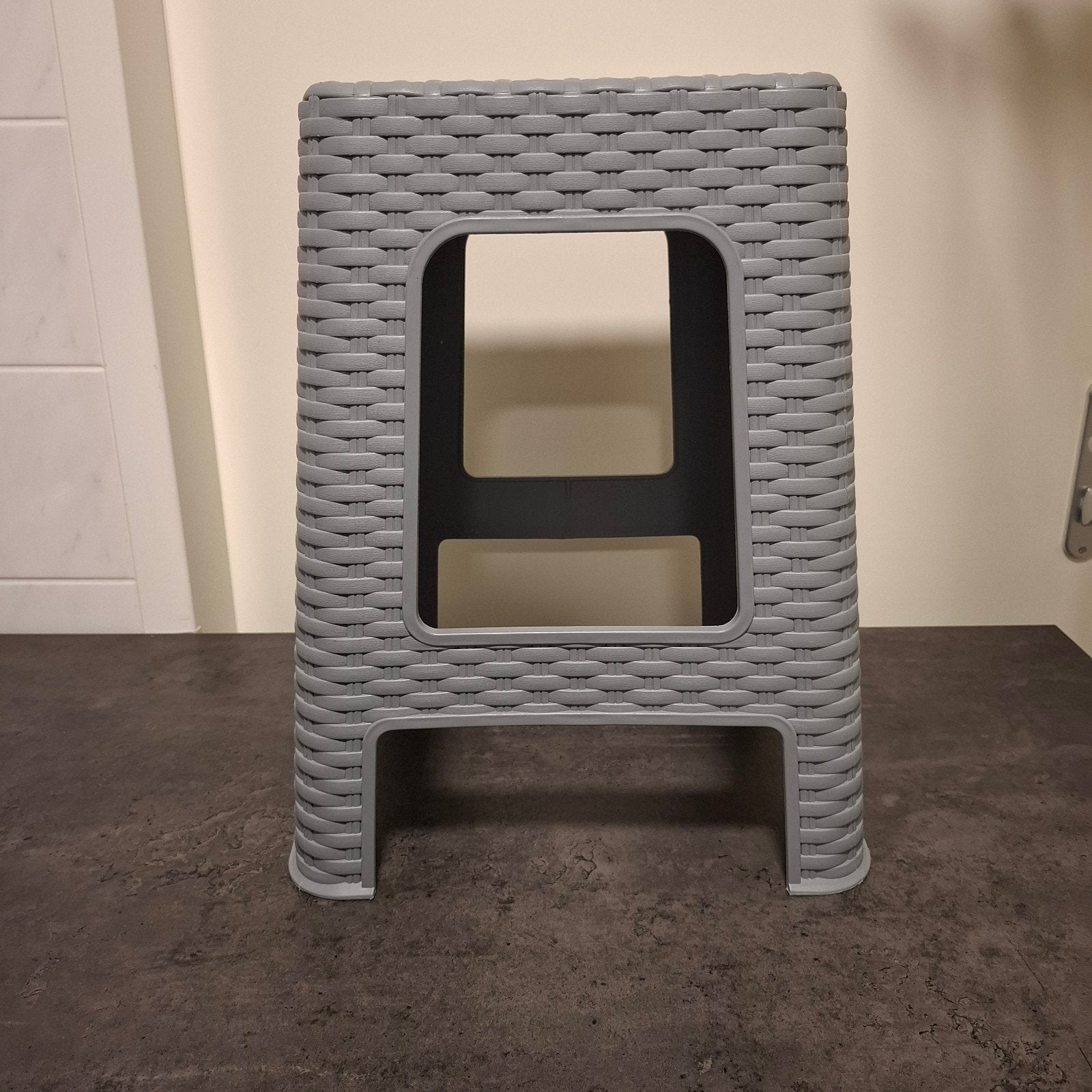 Nieuw groengrijs krukje - 46 cm hoog, Ophalen, Nieuw, Kunststof