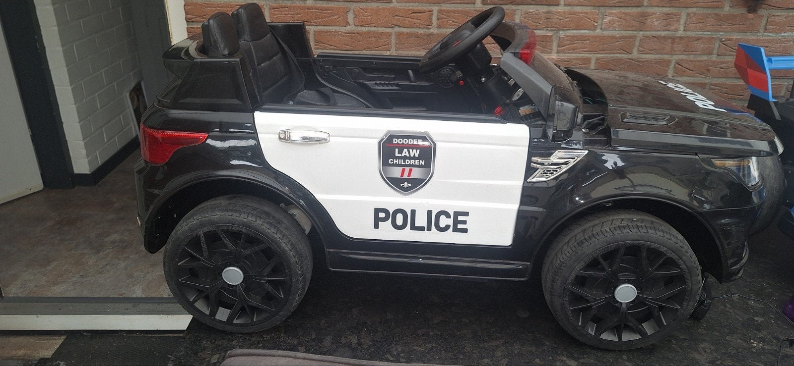 Kinder politie auto doet nog uitstekend, Ophalen
