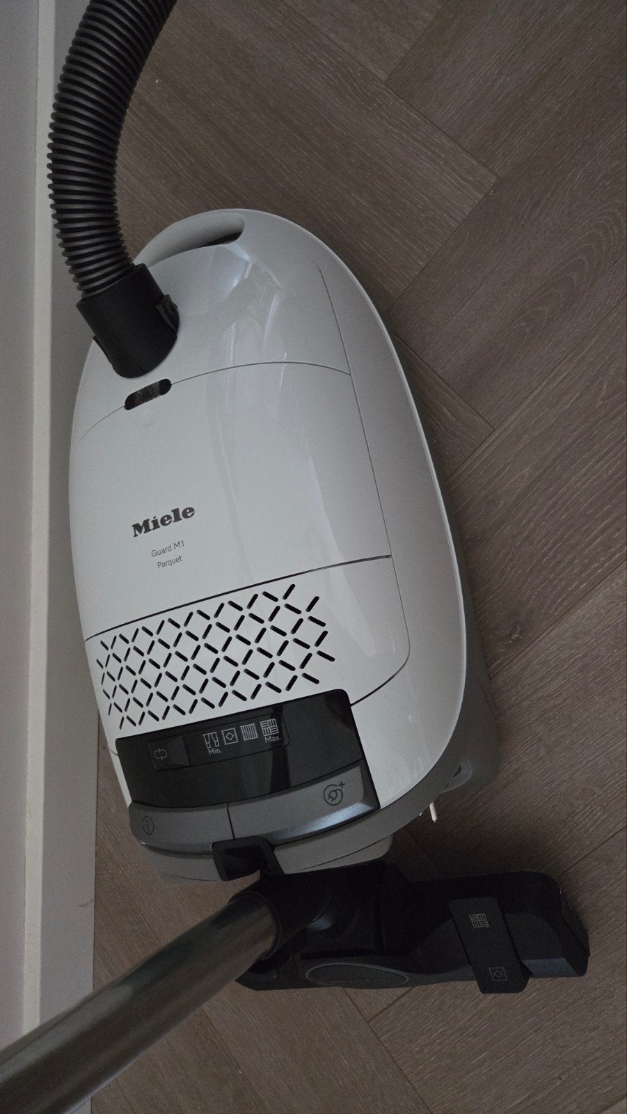 Miele Guard M1 parquet Sledestofzuiger met accessoires, Stofzak, Inclusief accessoires, Ophalen of Verzenden, Zo goed als nieuw