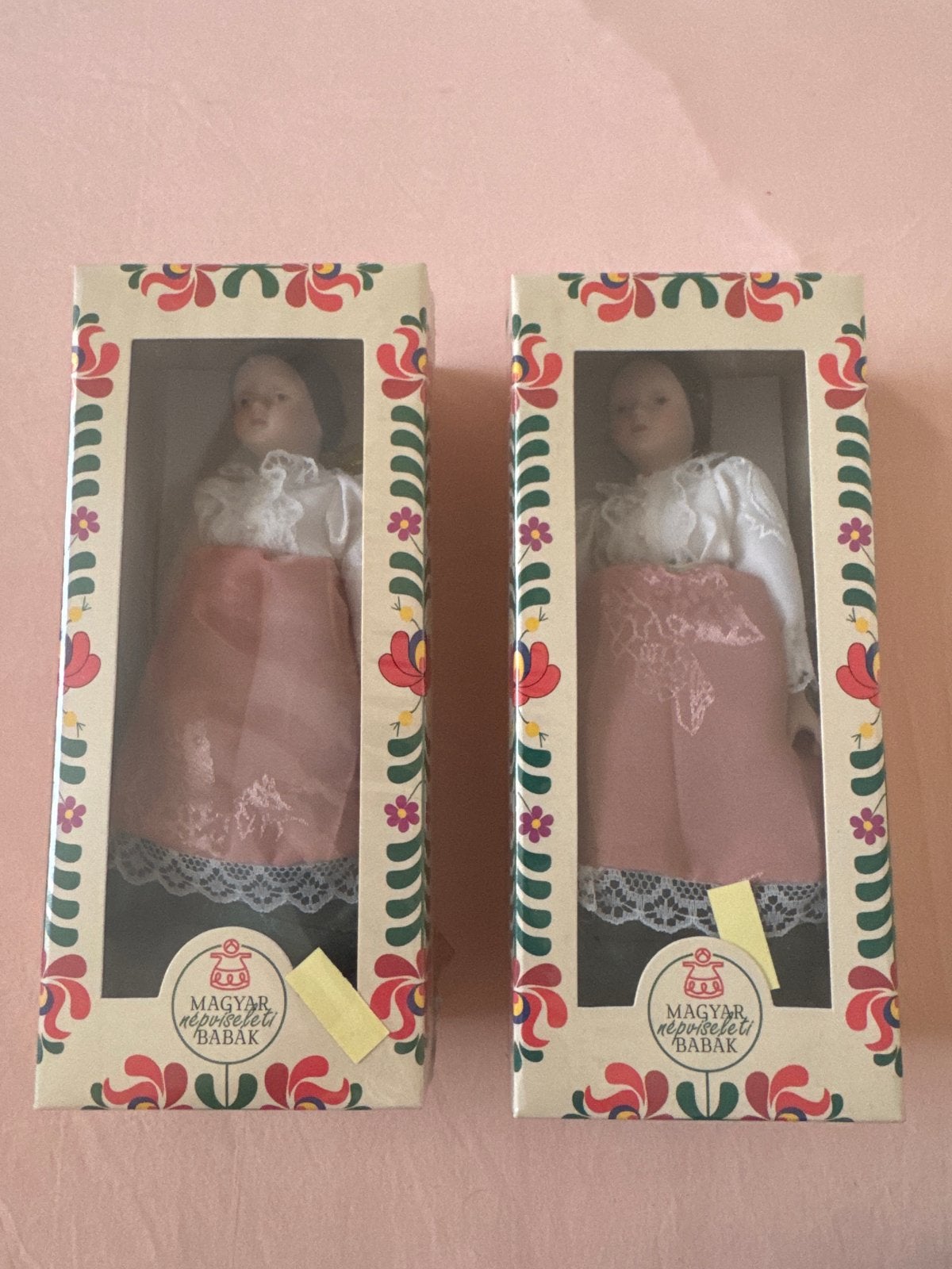2 Vintage Hongaarse Poppen in originele verpakking, Verzamelen, Ophalen, Nieuw, Pop