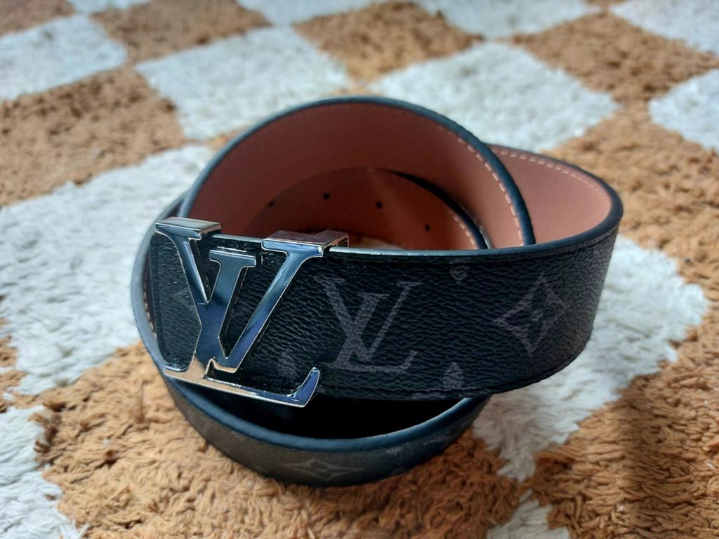 Mooie riem l v, Kleding | Heren, Riemen en Ceinturen, Verzenden, Zo goed als nieuw, 115 cm of meer, Riem of Ceintuur