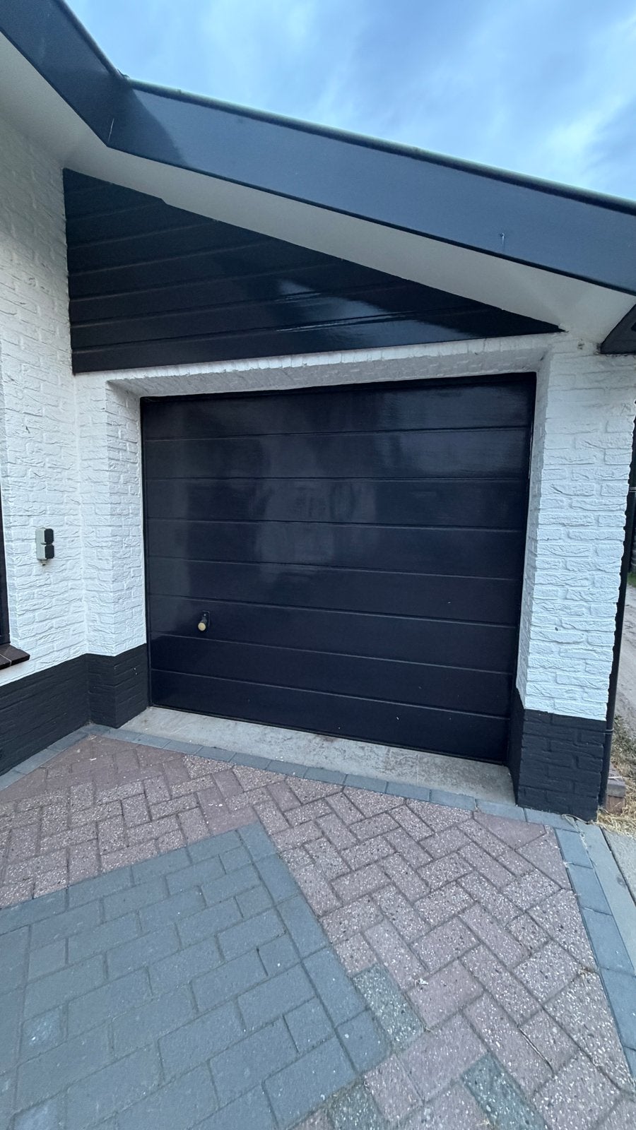 Elektrische garagedeur, Ophalen, Kunststof, Gebruikt, 120 cm of meer