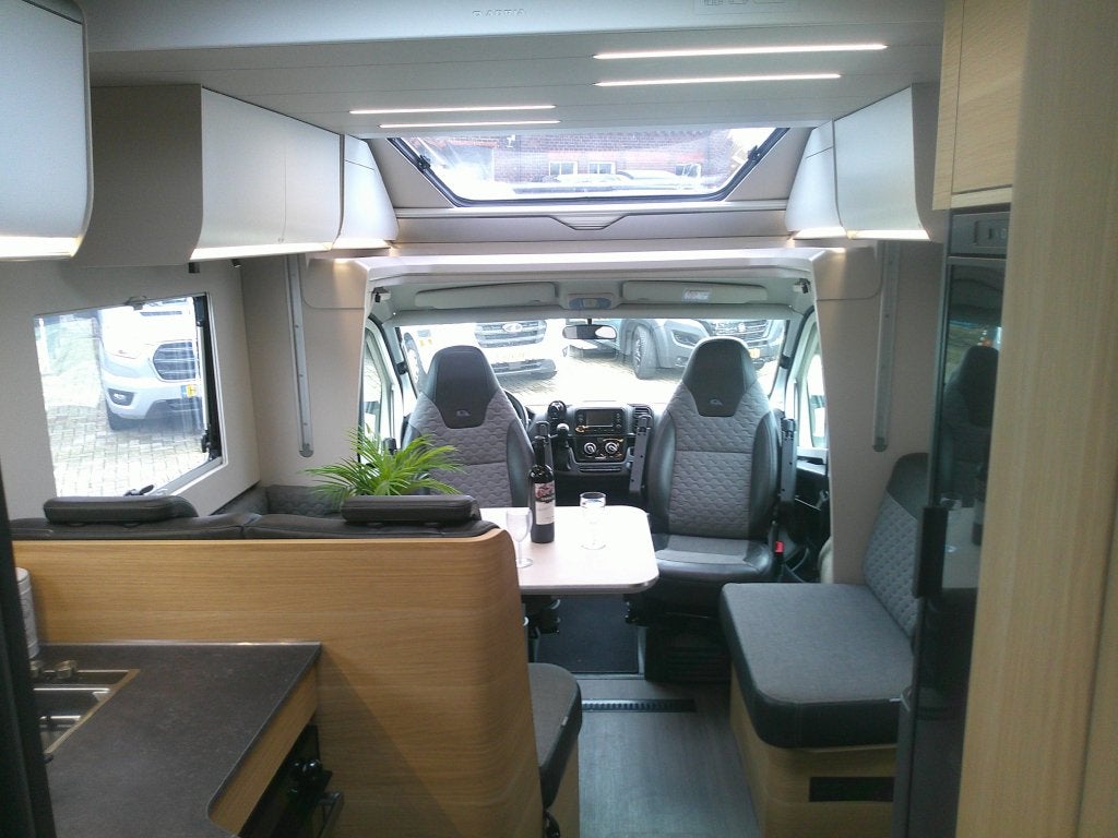 Adria Matrix 670 SL 9-traps automaat, Automaat, Oven, Ringverwarming, Fiat