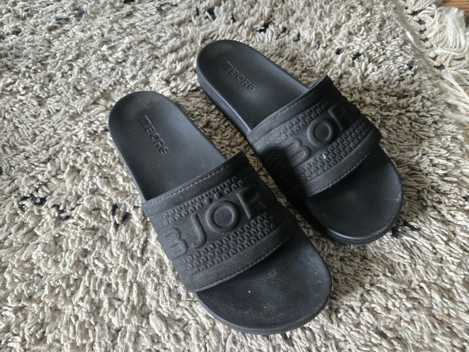 TE KOOP,  slippers merk: Bjorn Borg mt 42. Kleur zwart, Ophalen of Verzenden, Overige maten, Zwart