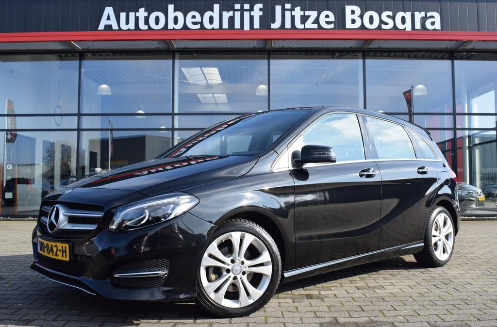Mercedes-Benz B-Klasse 180 Automaat Ambition LED | Half Lede, Auto's, Mercedes-Benz, 1325 kg, Gebruikt, 4 cilinders, Met garantie (alle)