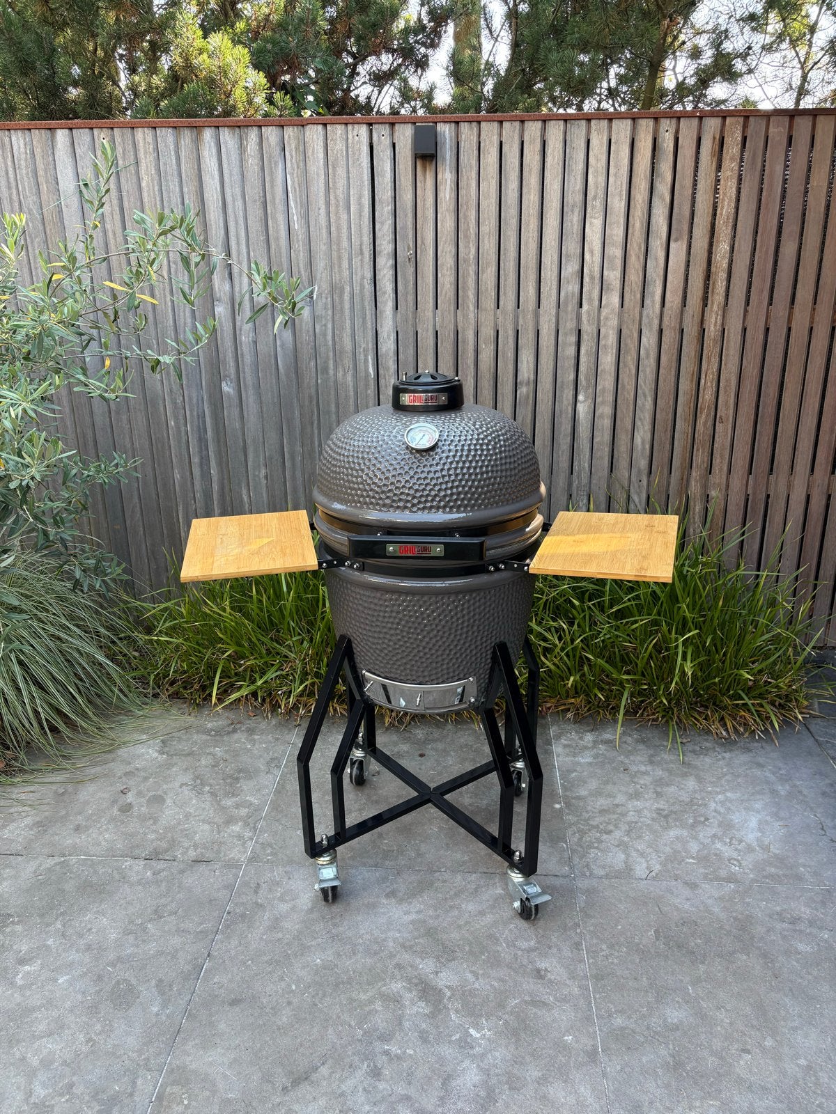 Grill Guru Original Medium Kamado BBQ, Tuin en Terras, Houtskoolbarbecues, Ophalen, Zo goed als nieuw