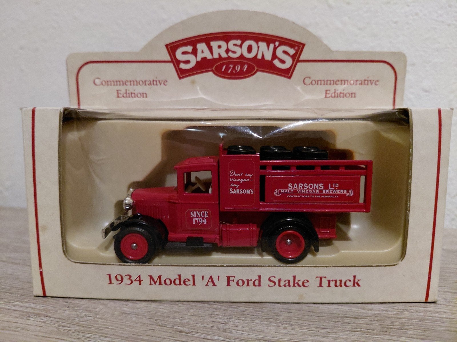'Sarson's' 1934 Model 'A' Ford Stake Truck, Overige merken, Verzenden, 1:32 tot 1:50, Nieuw