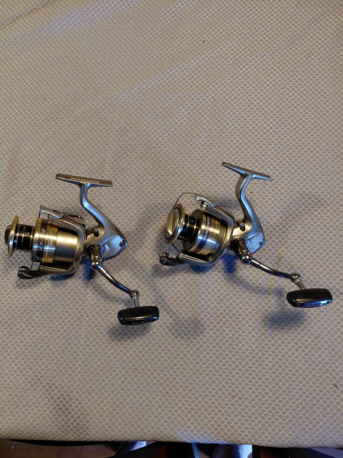 Twee Shimano Exage 4000 FD vismolens - Zeer goede staat, Ophalen of Verzenden