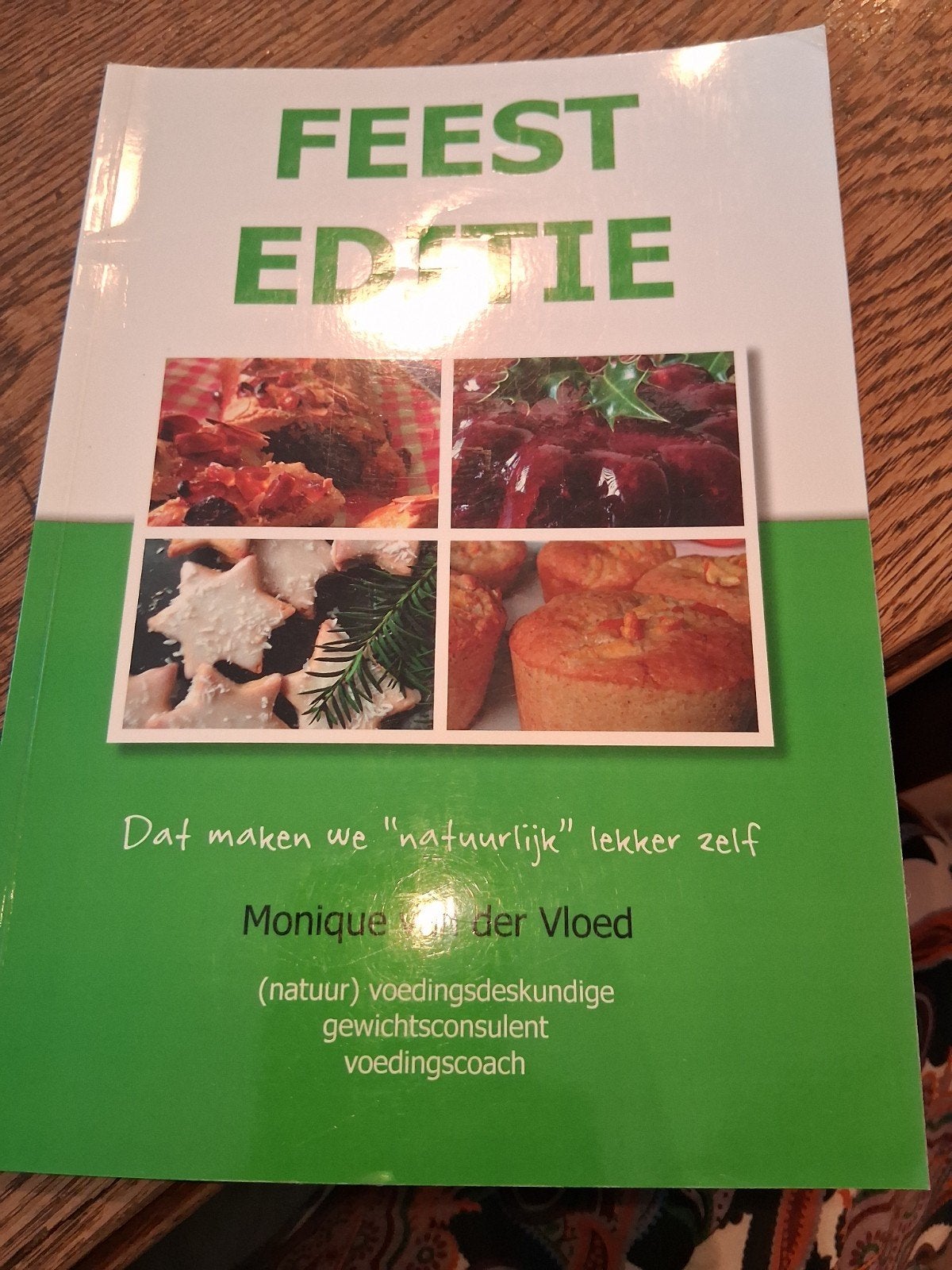 Feest Editie Kookboek - Monique van der Vloed, Taart, Gebak en Desserts, Monique van der Vloed, Ophalen of Verzenden, Zo goed als nieuw
