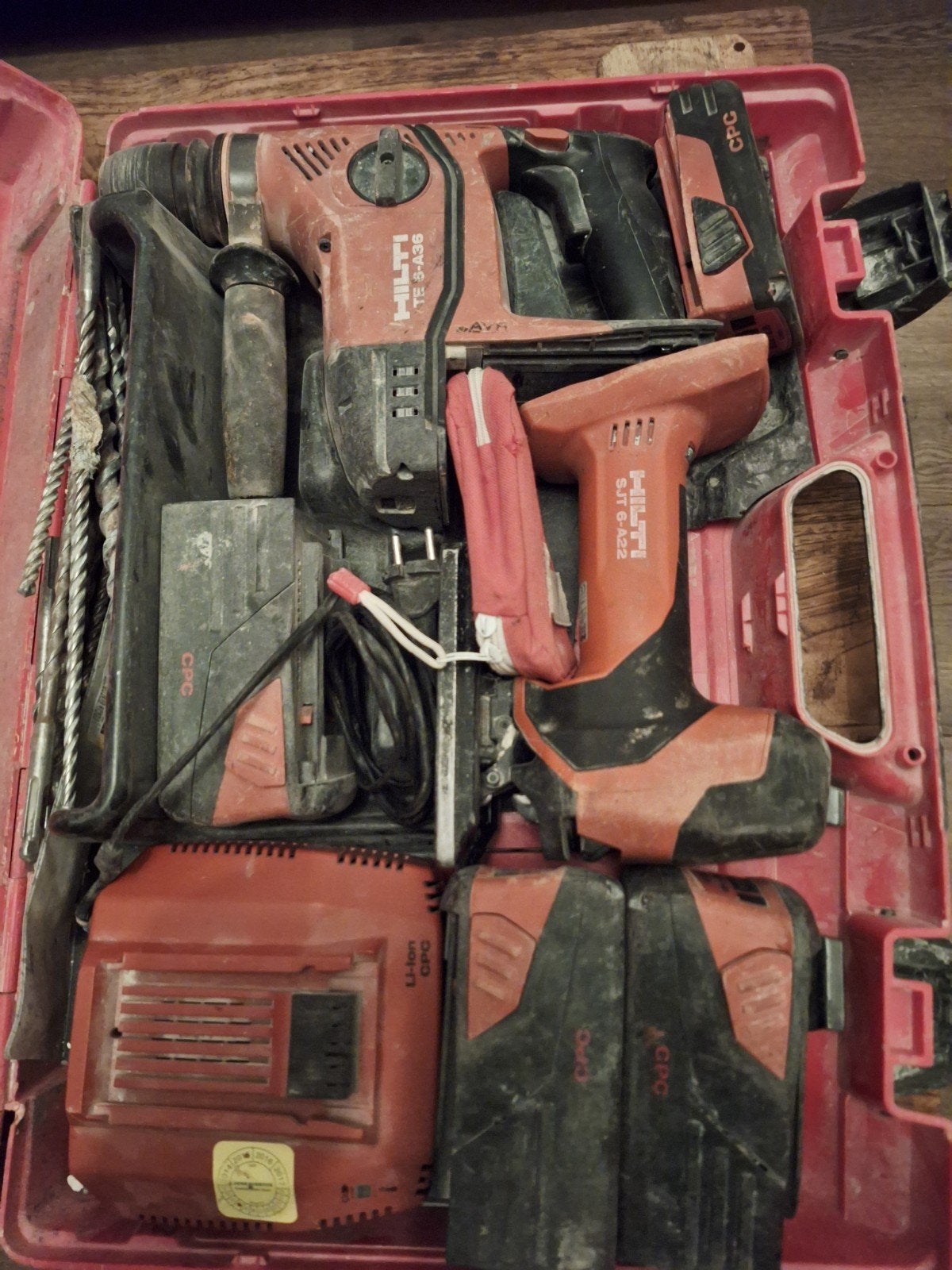 Hilti Klopboormachine & Decoupeerzaag Set met Accu's, Ophalen of Verzenden, Boormachine